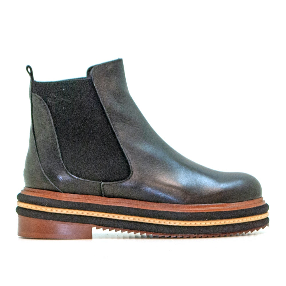 BOTTE CA-129 EN NAPPA NOIR, SEMELLE 3 COULEURS