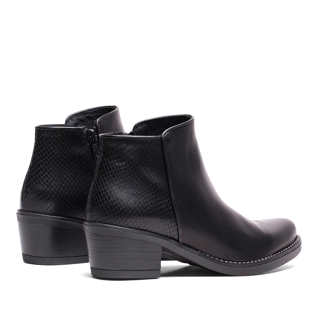 CA-1253 DAMASK/BLACK SNAKE BOOT