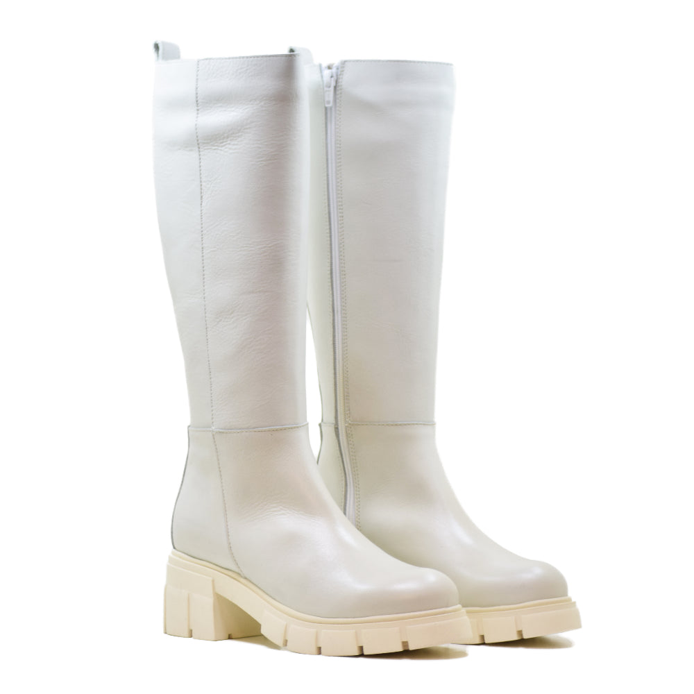 BOTA CA-1888 EN PIEL KRUST BLANCO