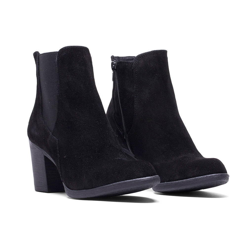 BOTTES EN DAIM NOIR B-455